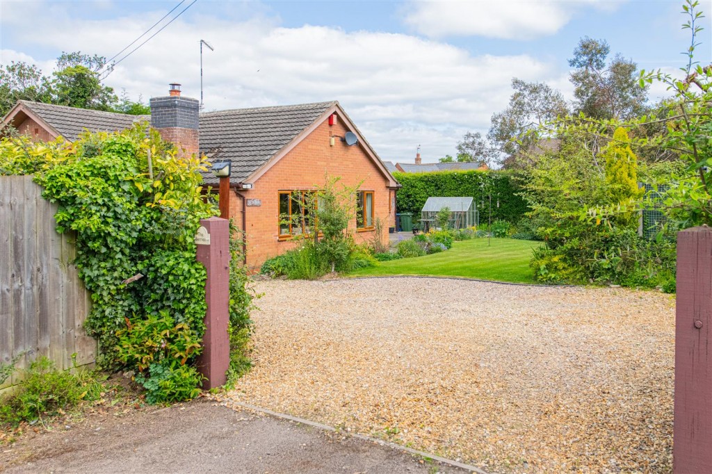 Images for Berridges Lane, Husbands Bosworth EAID:oscarjamesapi BID:5