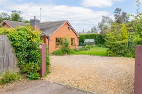 Images for Berridges Lane, Husbands Bosworth