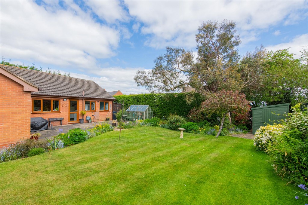 Images for Berridges Lane, Husbands Bosworth EAID:oscarjamesapi BID:5