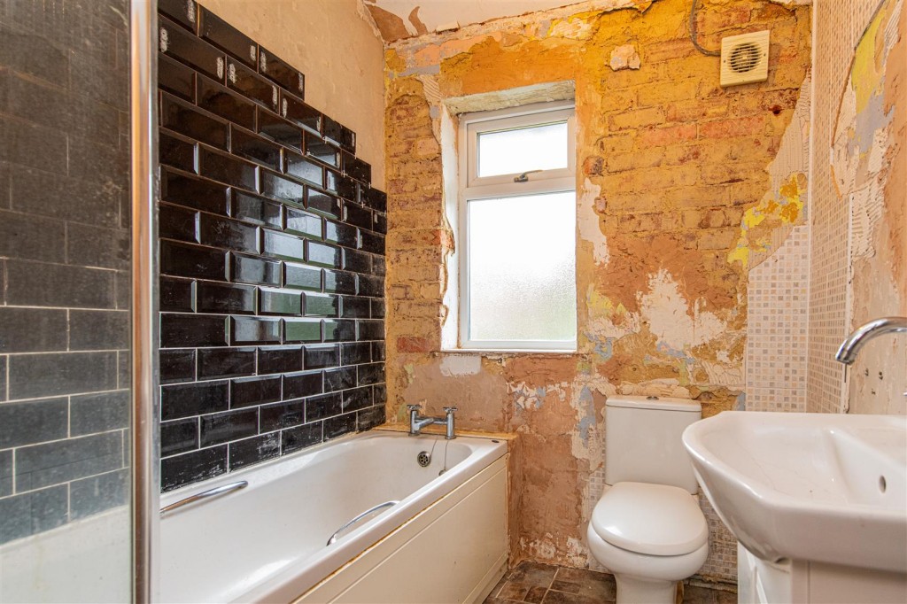 Images for Compton Place, Kettering EAID:oscarjamesapi BID:2