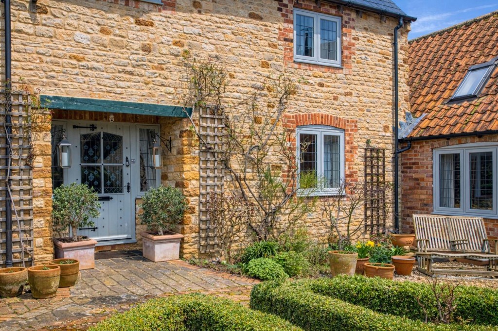 Images for Glebe Farm, Pytchley, Kettering EAID:oscarjamesapi BID:2