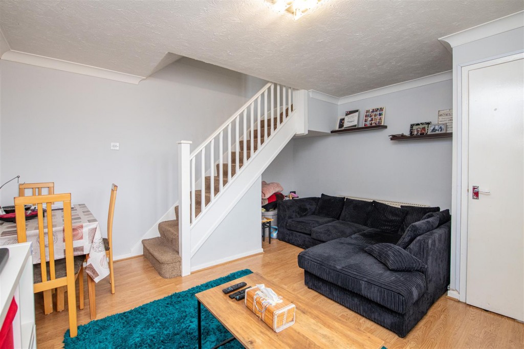 Images for Avondale Mews, Kettering EAID:oscarjamesapi BID:2