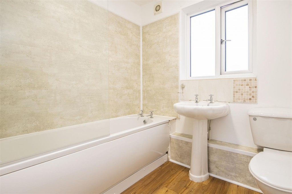 Images for Fields View, Wellingborough EAID:oscarjamesapi BID:2