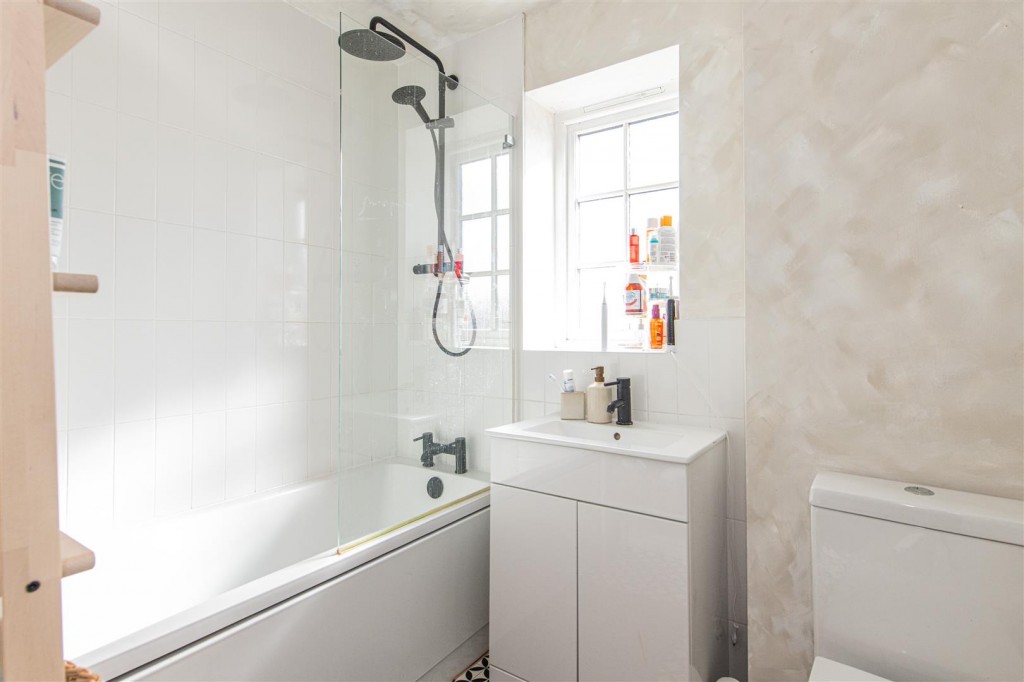 Images for Long Breech, Mawsley, Kettering EAID:oscarjamesapi BID:2