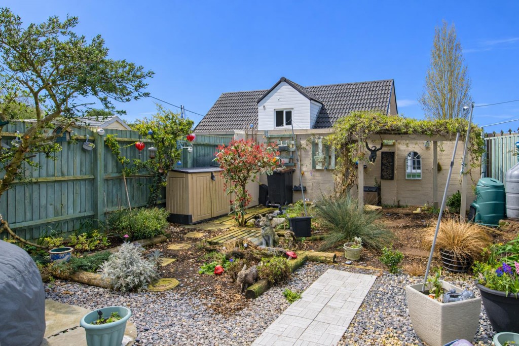 Images for Tann Road, Finedon, Wellingborough EAID:oscarjamesapi BID:3