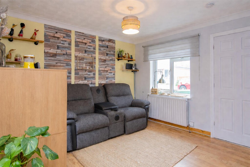 Images for Tann Road, Finedon, Wellingborough EAID:oscarjamesapi BID:3