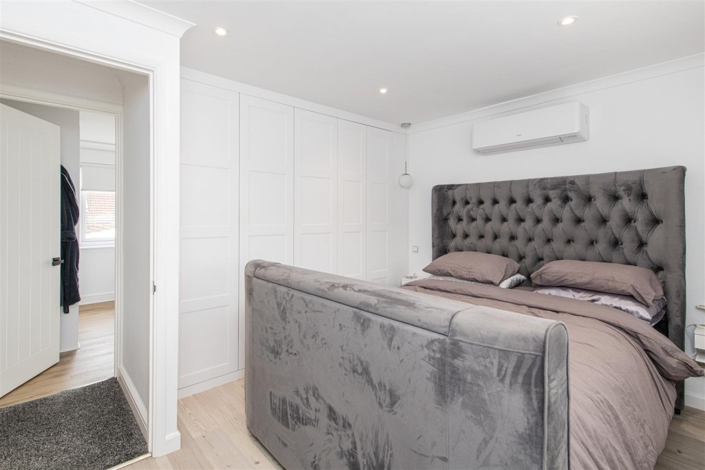 Images for Surrey Close, Corby EAID:oscarjamesapi BID:4