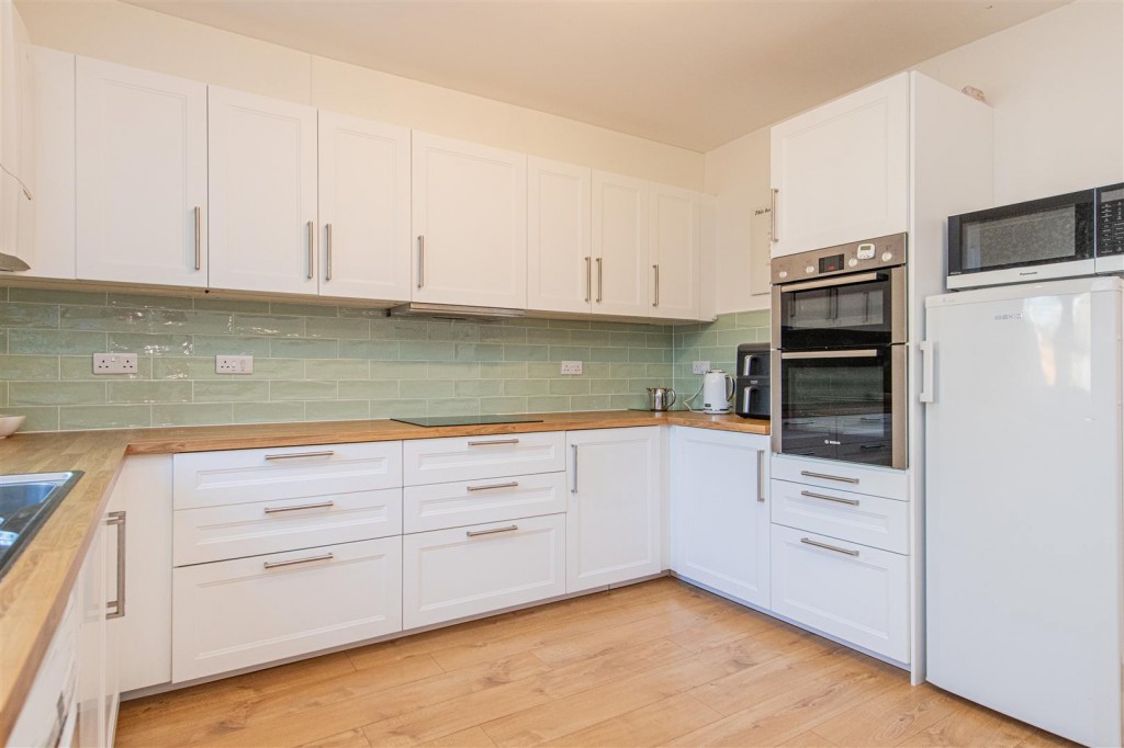 Images for Spencer Street, Burton Latimer EAID:oscarjamesapi BID:3