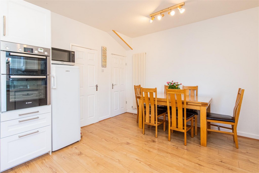 Images for Spencer Street, Burton Latimer EAID:oscarjamesapi BID:3