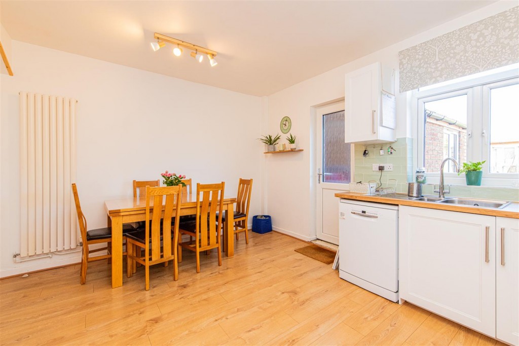 Images for Spencer Street, Burton Latimer EAID:oscarjamesapi BID:3