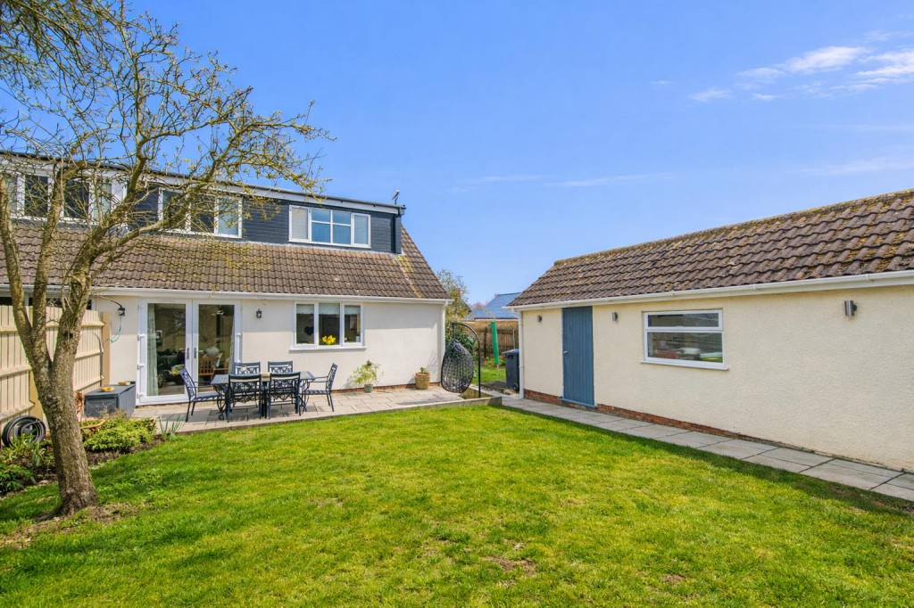 Images for Kettering Road, Little Cransley EAID:oscarjamesapi BID:2