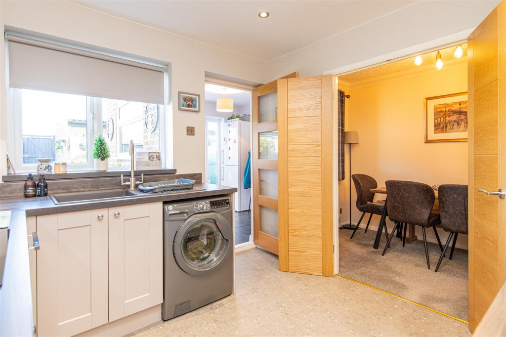 Images for Moss Walk, Corby EAID:oscarjamesapi BID:4