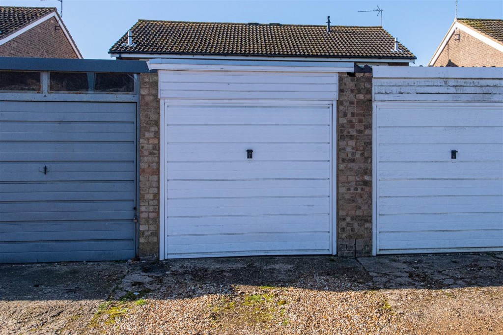 Images for Moss Walk, Corby EAID:oscarjamesapi BID:4