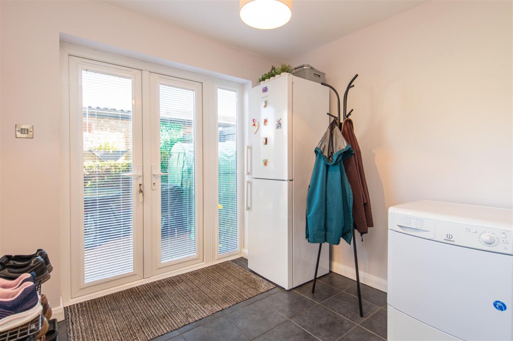 Images for Moss Walk, Corby EAID:oscarjamesapi BID:4