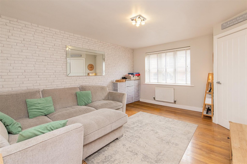 Images for Harrington Road, Irthlingborough EAID:oscarjamesapi BID:8