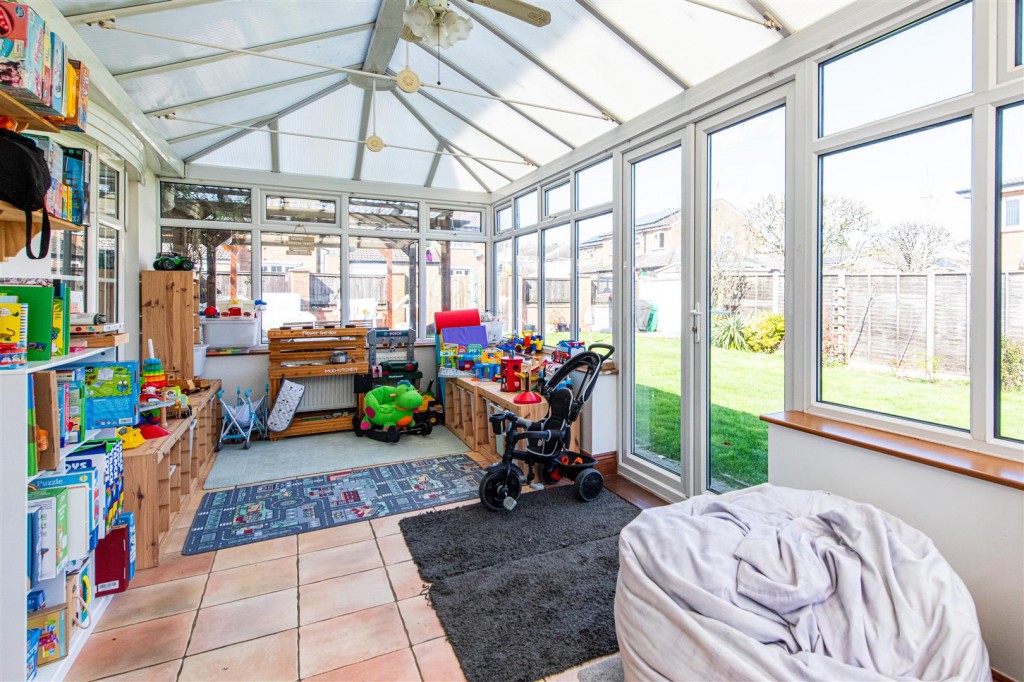 Images for Davis Close, Rothwell, Kettering EAID:oscarjamesapi BID:2