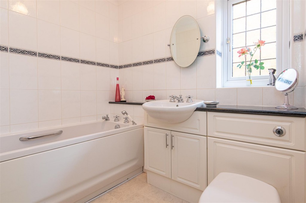 Images for Grosvenor Way, Barton Seagrave EAID:oscarjamesapi BID:3