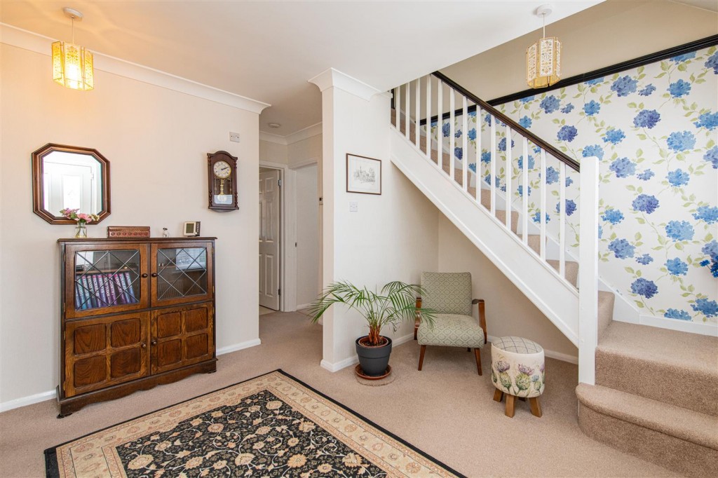 Images for Grosvenor Way, Barton Seagrave EAID:oscarjamesapi BID:3