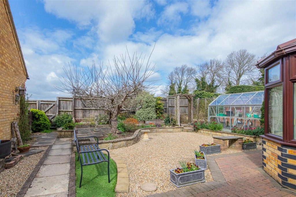 Images for Grosvenor Way, Barton Seagrave EAID:oscarjamesapi BID:3