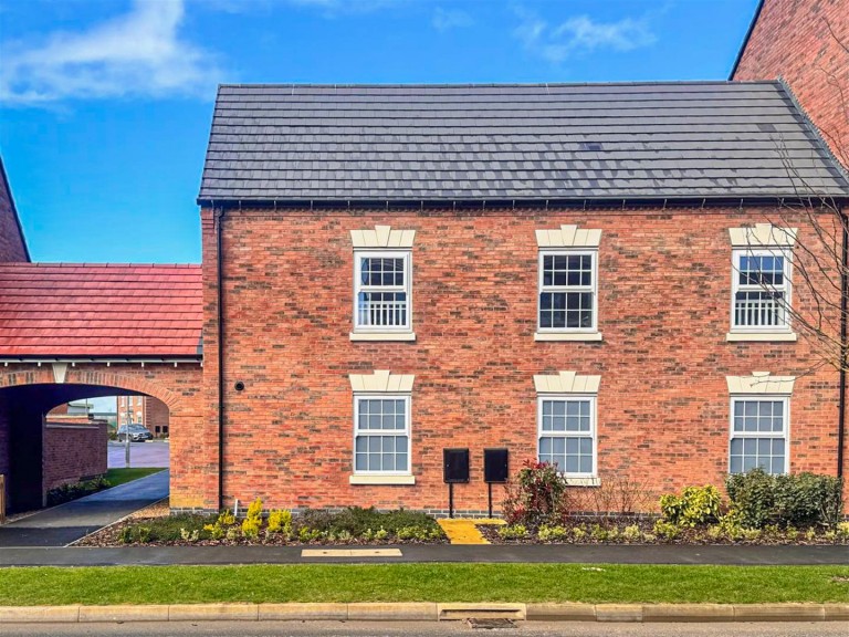 Buckle Lane, Priors Hall Park - EAID:oscarjamesapi, BID:2