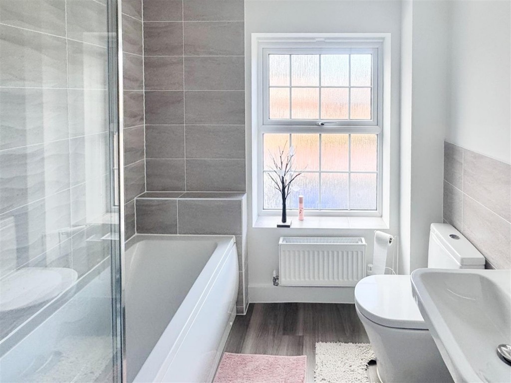 Images for Buckle Lane, Priors Hall Park EAID:oscarjamesapi BID:2