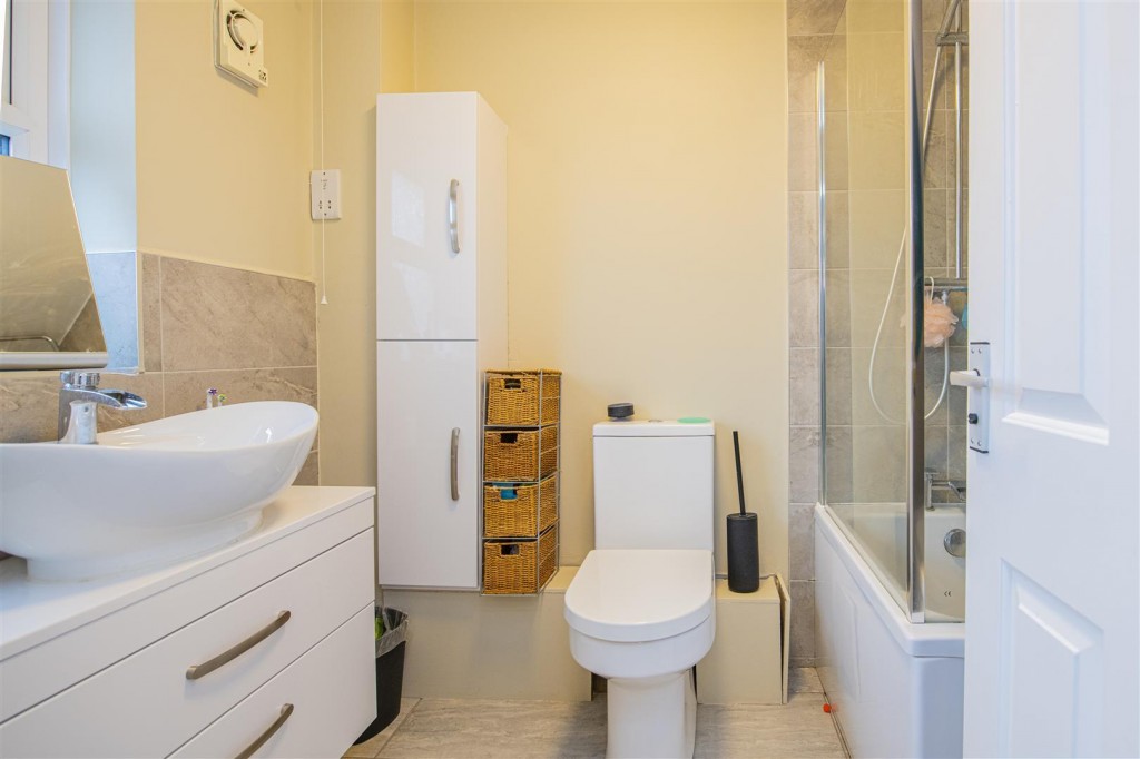 Images for Teal Close, Higham Ferrers EAID:oscarjamesapi BID:8