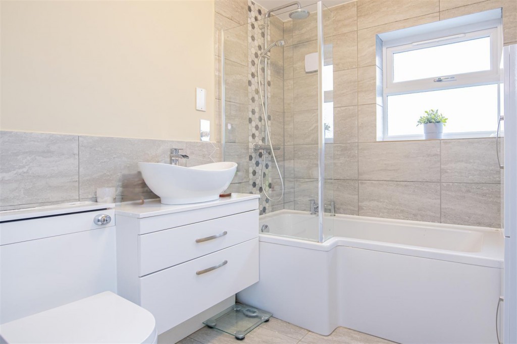 Images for Teal Close, Higham Ferrers EAID:oscarjamesapi BID:8