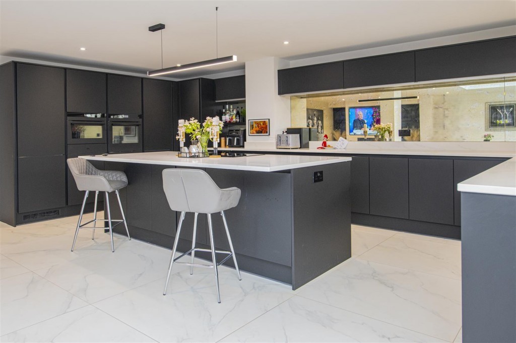 Images for Teal Close, Higham Ferrers EAID:oscarjamesapi BID:8