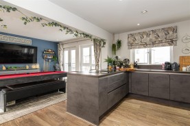 Images for The Avenue, Corby