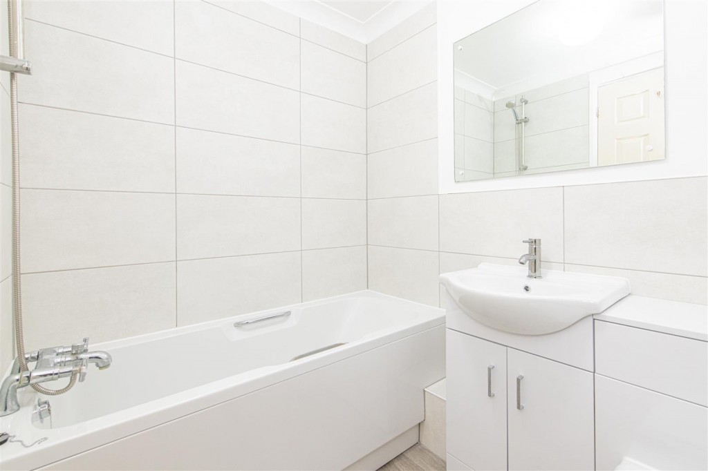 Images for Cromer Road, Finedon, Wellingborough EAID:oscarjamesapi BID:3