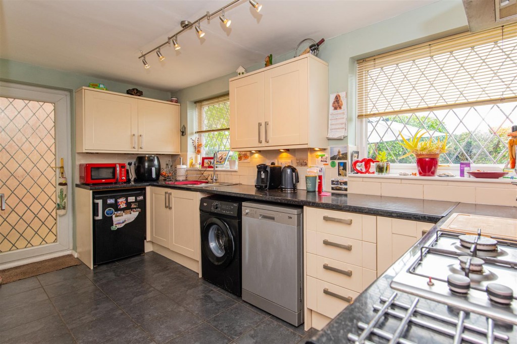 Images for Wessex Close, Kettering EAID:oscarjamesapi BID:2