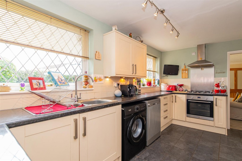 Images for Wessex Close, Kettering EAID:oscarjamesapi BID:2