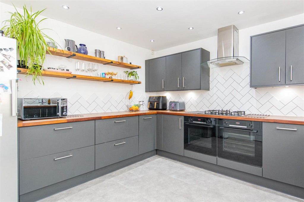 Images for St. Barnabas Street, Wellingborough EAID:oscarjamesapi BID:6