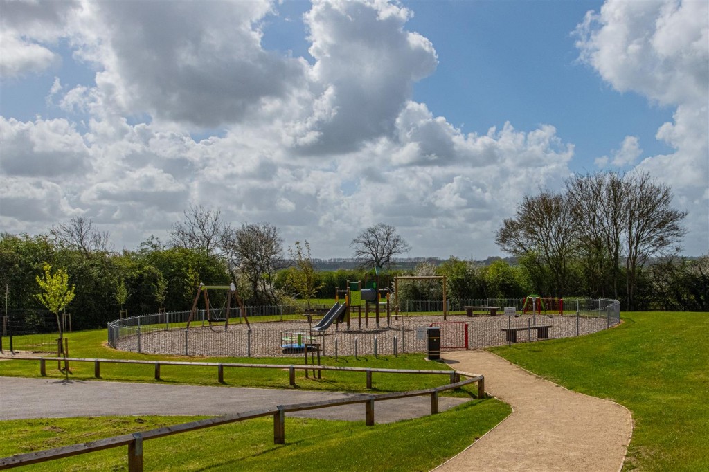 Images for Eyam Close, Desborough, Kettering EAID:oscarjamesapi BID:2