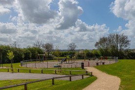 Images for Eyam Close, Desborough, Kettering