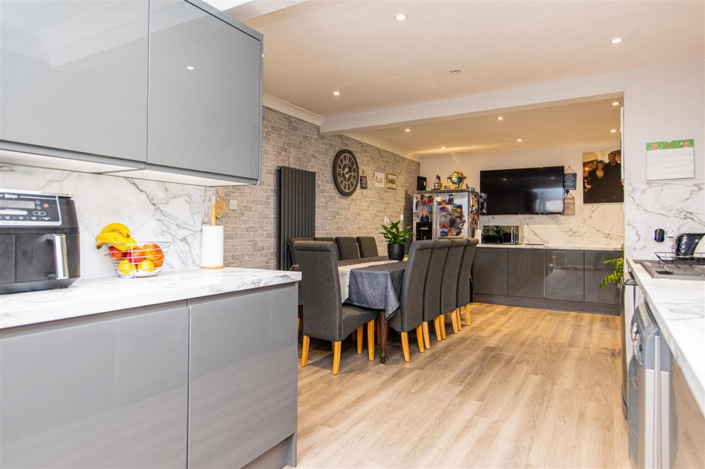Images for Burystead Rise, Raunds EAID:oscarjamesapi BID:8