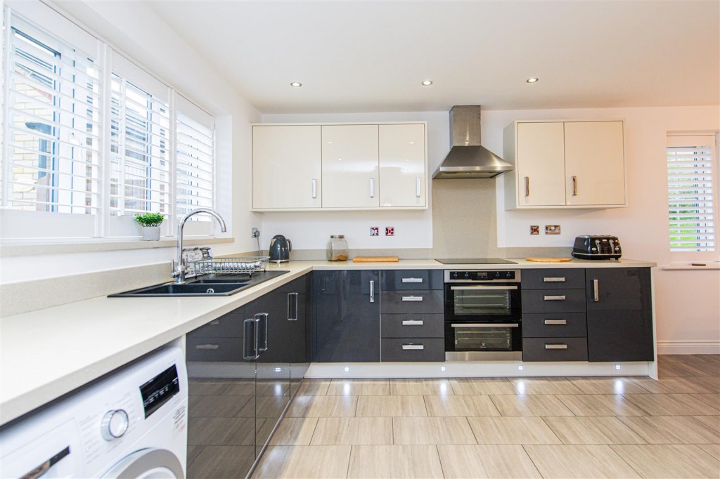 Images for Hillary Close, Corby EAID:oscarjamesapi BID:4