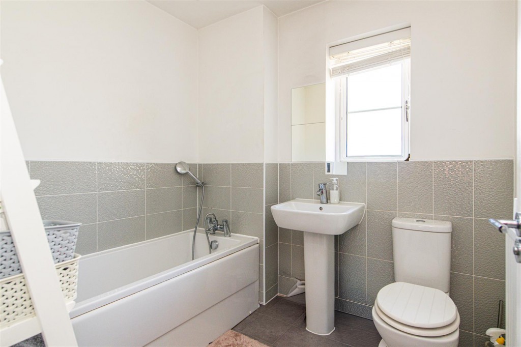 Images for Buttercup Close, Raunds EAID:oscarjamesapi BID:8