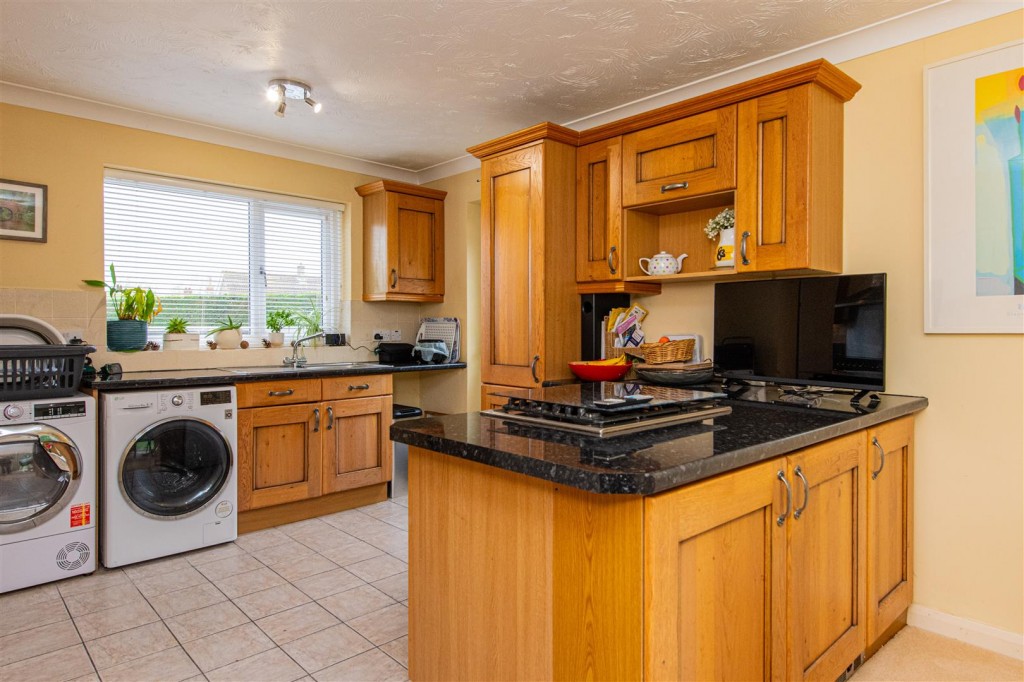 Images for Evergreen Drive, Little Addington, Kettering EAID:oscarjamesapi BID:3