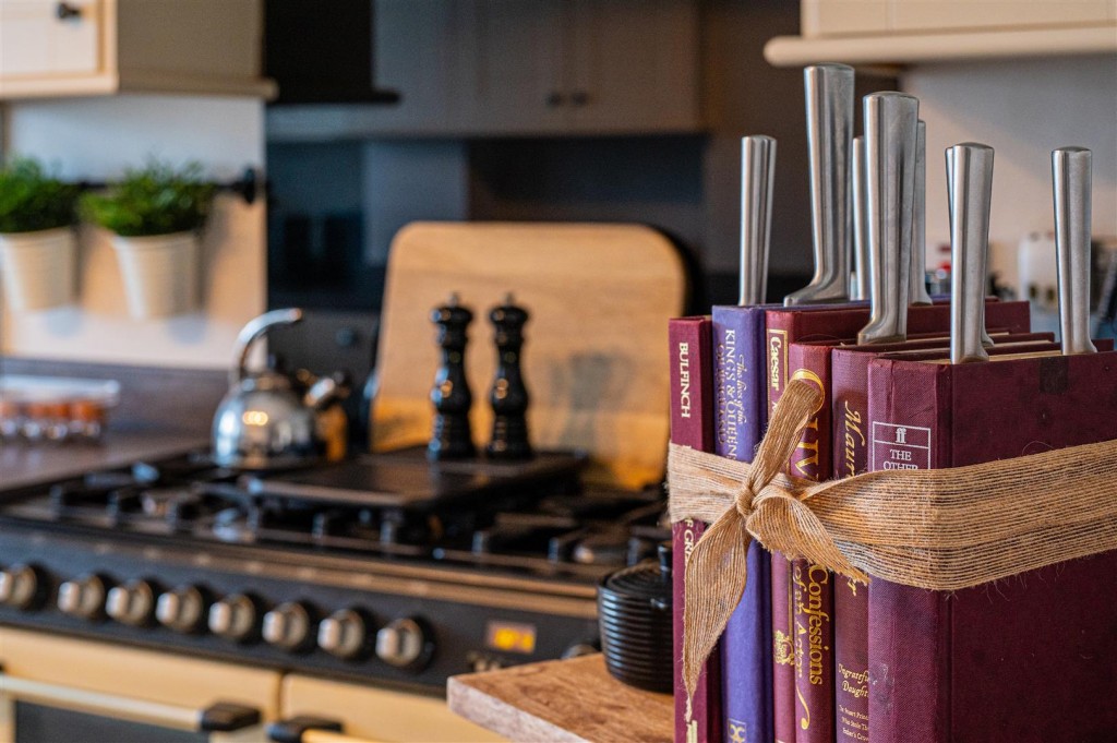 Images for High Street, Finedon EAID:oscarjamesapi BID:3