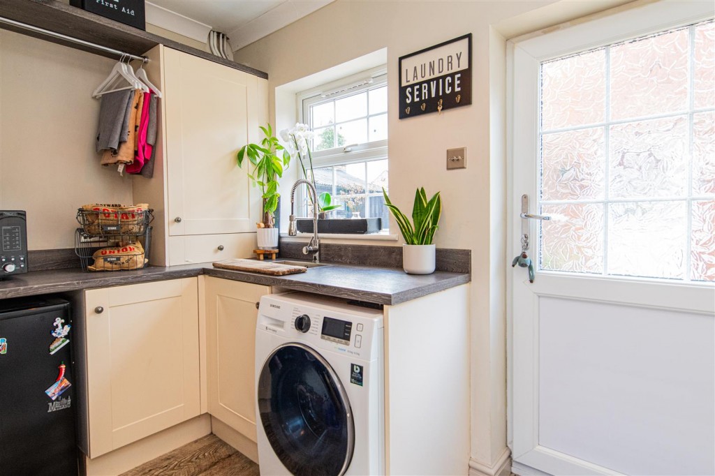 Images for High Street, Finedon EAID:oscarjamesapi BID:3