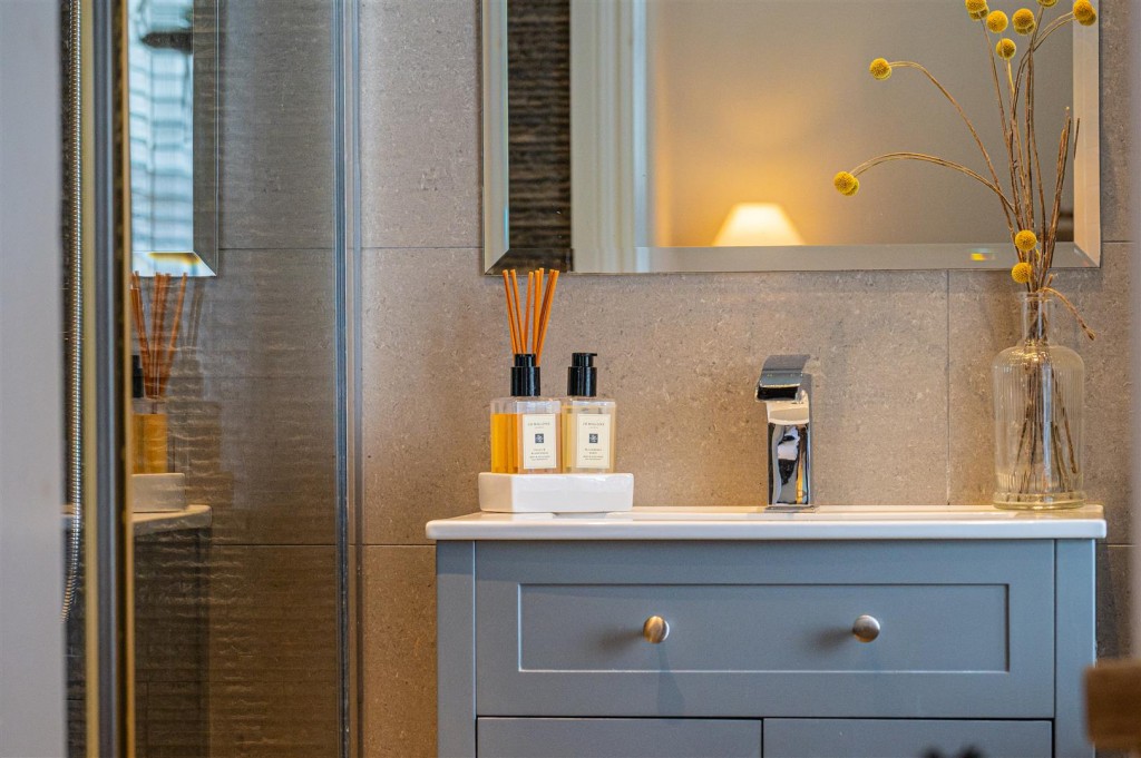 Images for High Street, Finedon EAID:oscarjamesapi BID:3