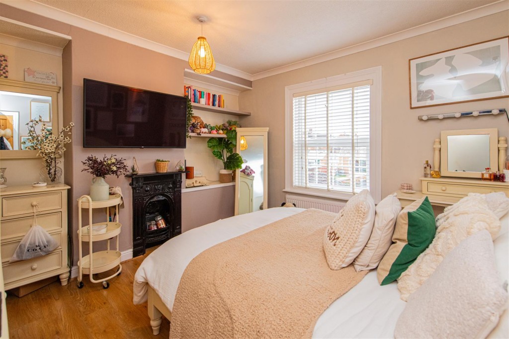 Images for High Street, Finedon EAID:oscarjamesapi BID:3