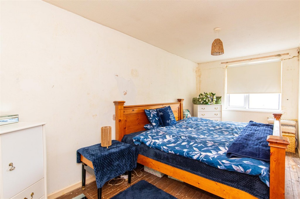 Images for Blenheim Walk, Corby EAID:oscarjamesapi BID:4