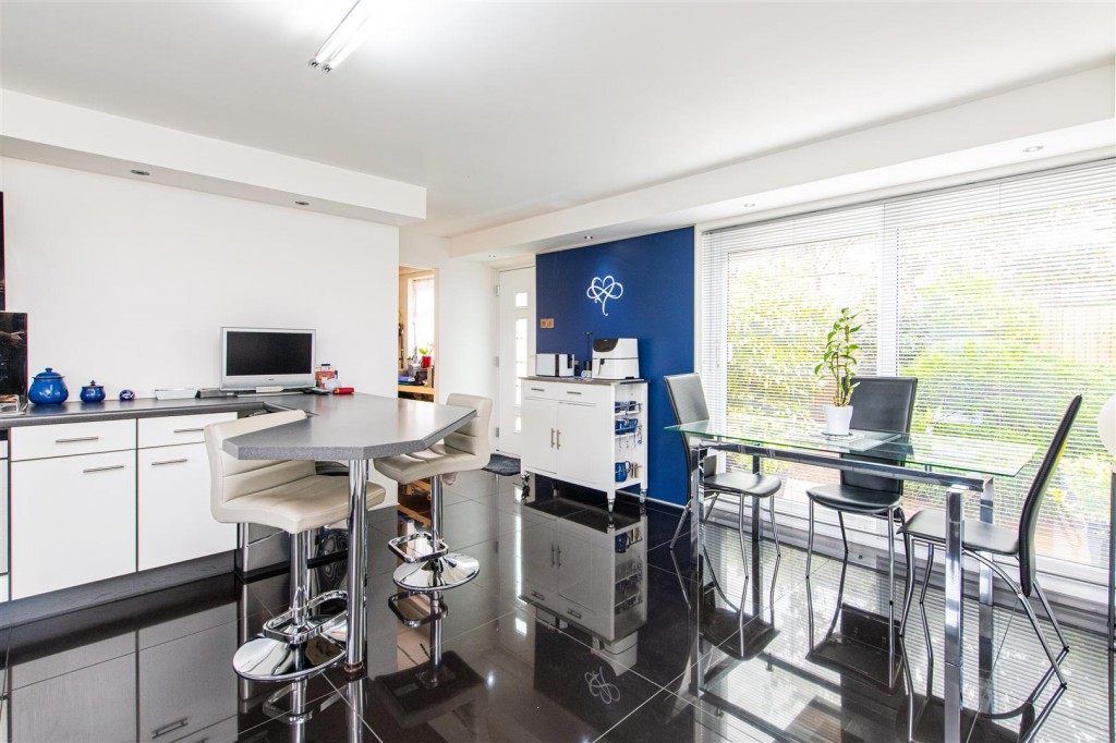 Images for Blenheim Walk, Corby EAID:oscarjamesapi BID:4