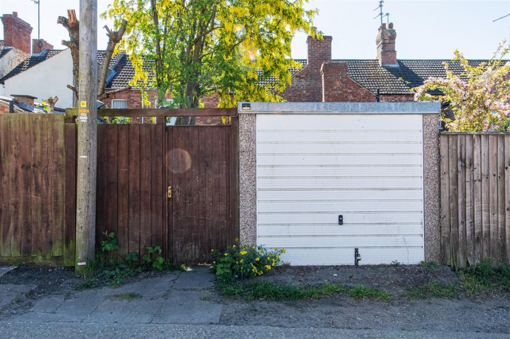 Images for Queen Street, Rushden EAID:oscarjamesapi BID:8