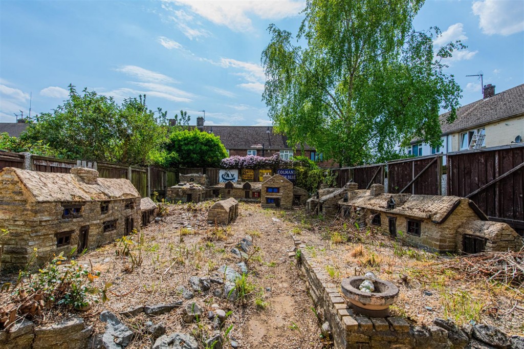 Images for Ivy Road, Kettering EAID:oscarjamesapi BID:2