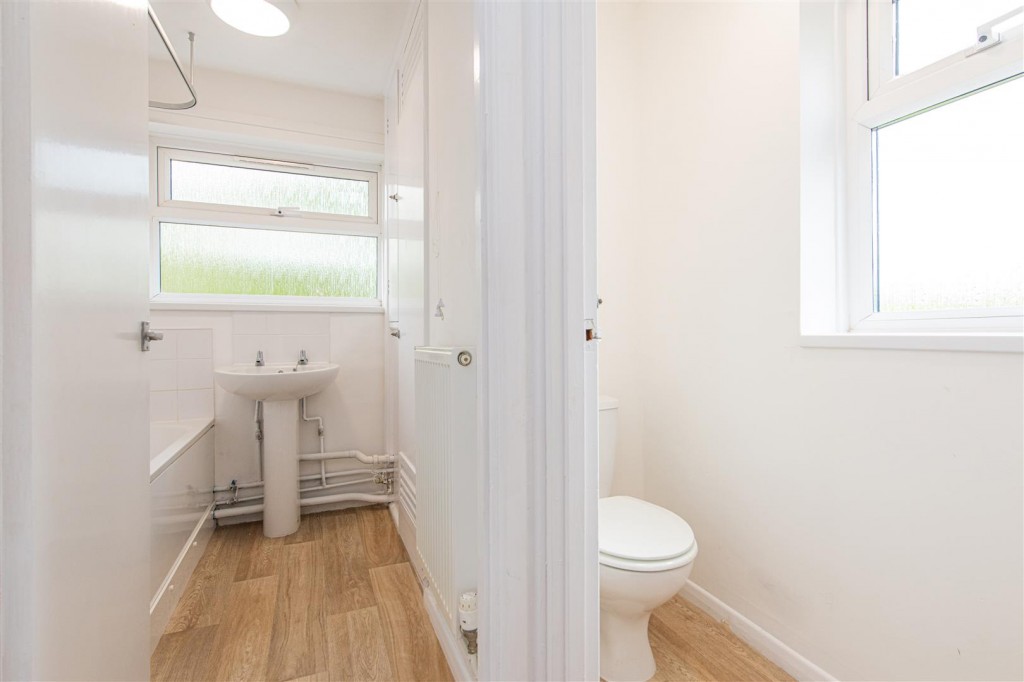 Images for Elizabeth Way, Higham Ferrers EAID:oscarjamesapi BID:8