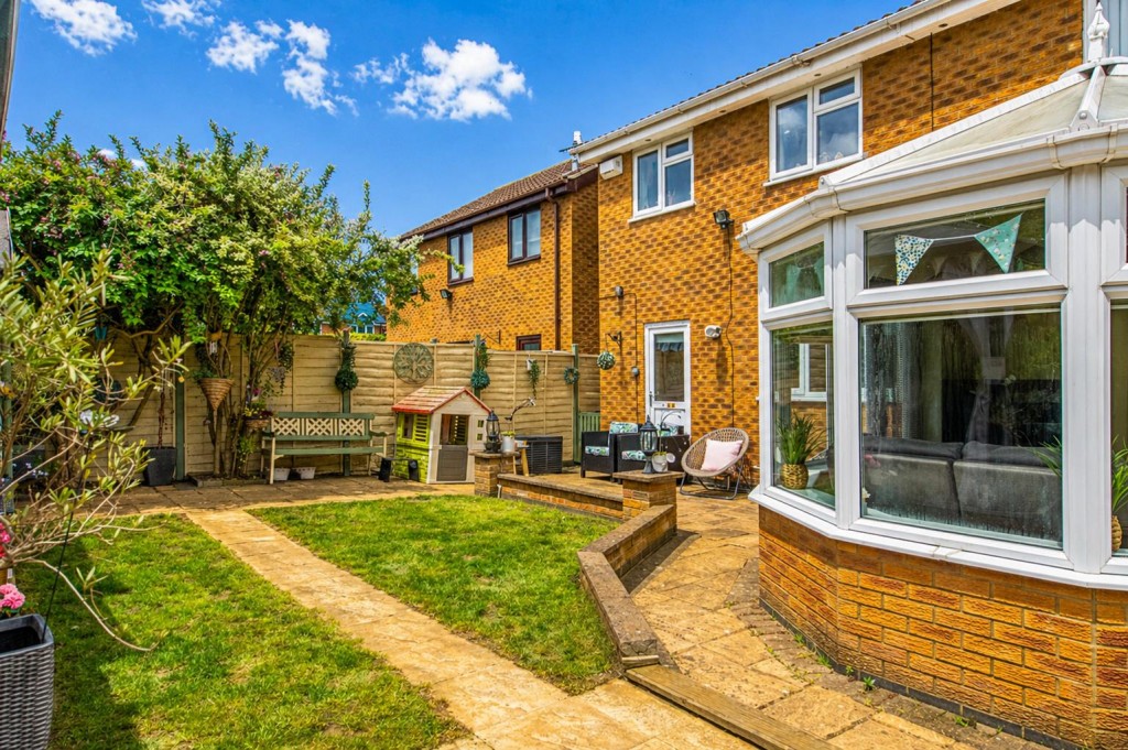 Images for Diana Way, Burton Latimer EAID:oscarjamesapi BID:3