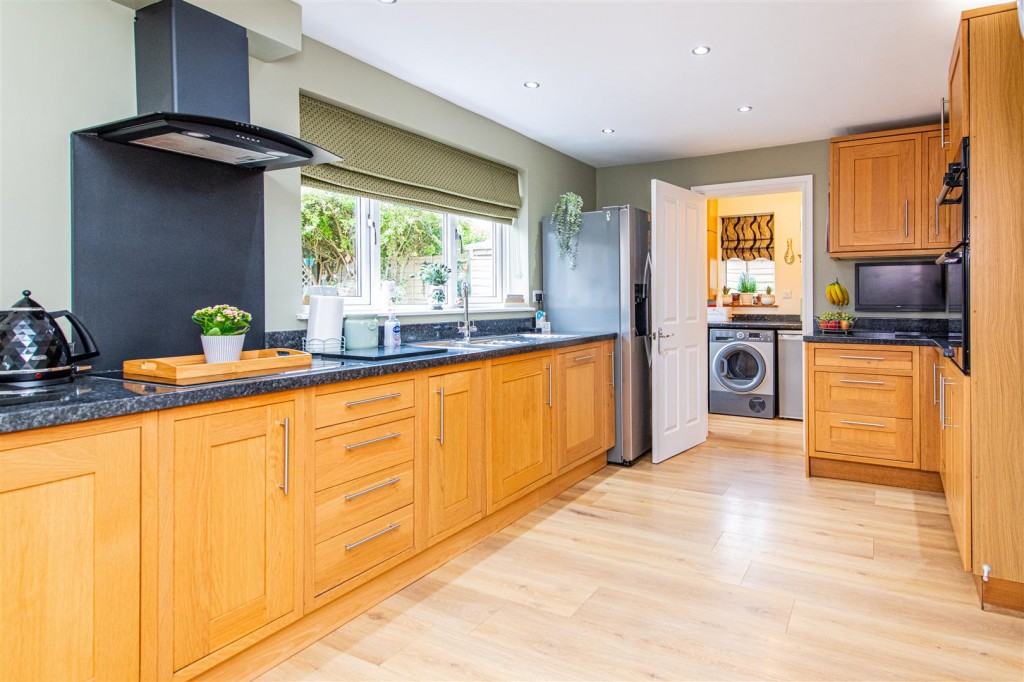 Images for Diana Way, Burton Latimer EAID:oscarjamesapi BID:3